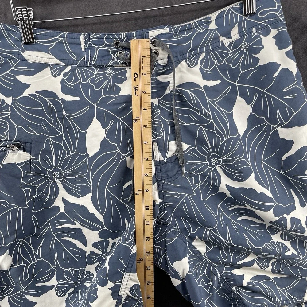 Patagonia Men's Board Shorts Blue Floral Surf Swim Trunks Size 34